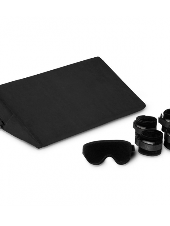 Black Label Wedge W/Cuffs Black